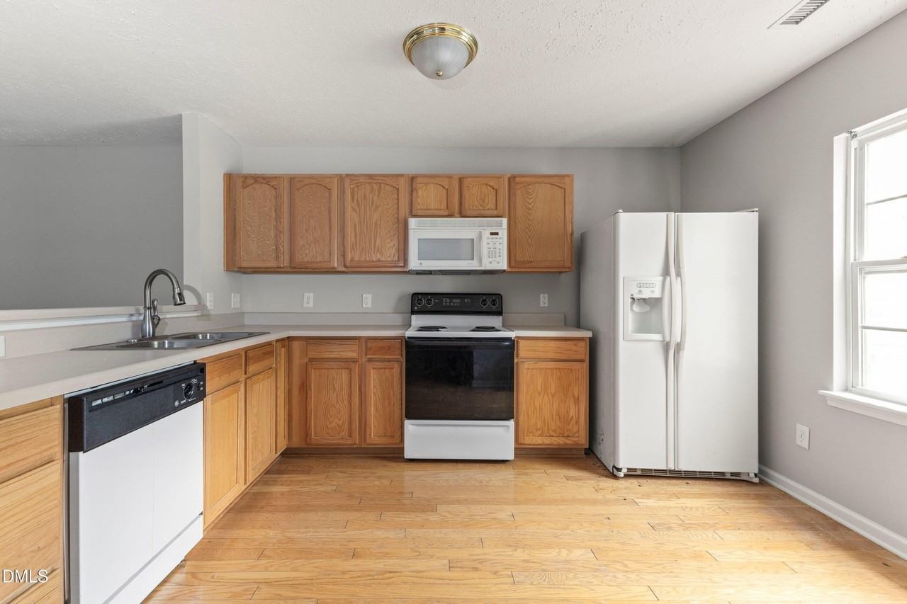 3358 Tarleton W - Photo 6 of 23