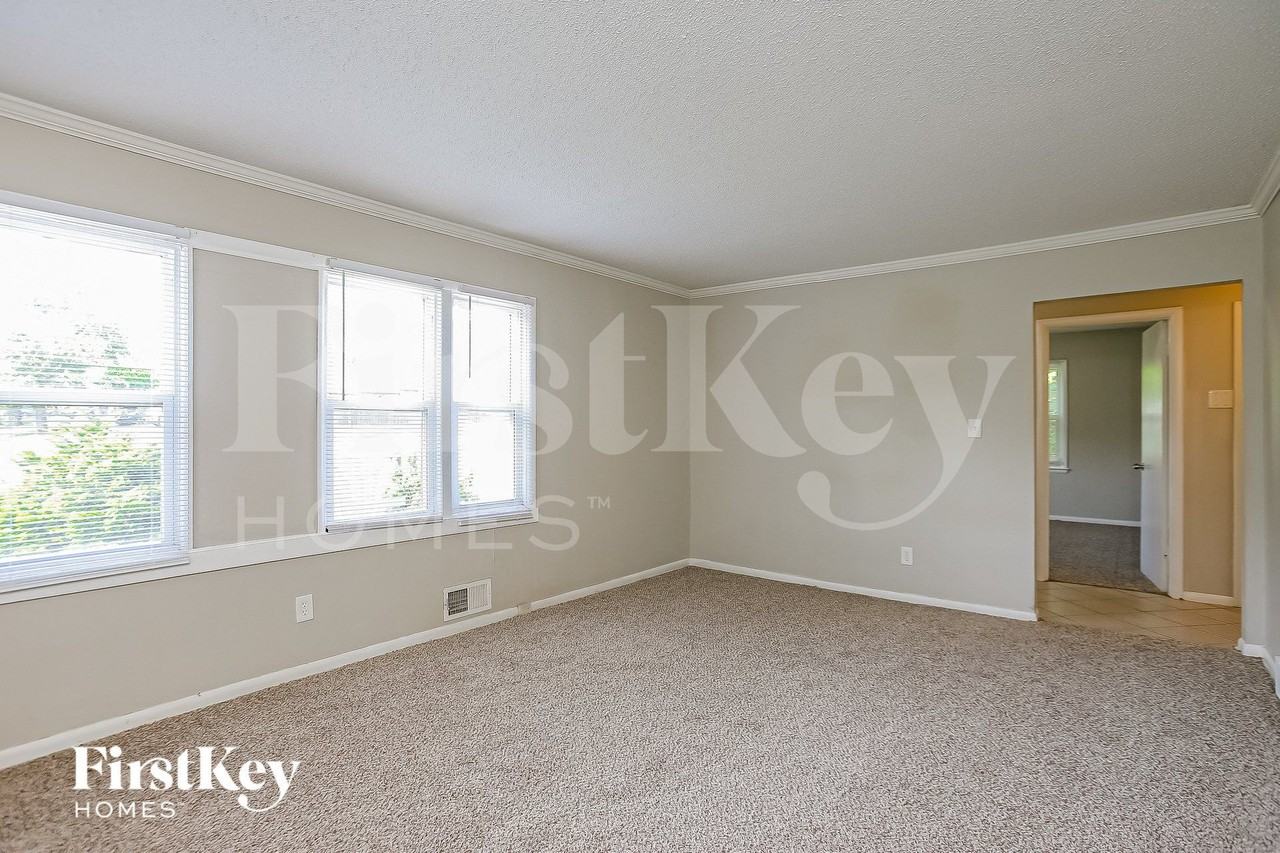 7211 E 87th St - Photo 3 of 15
