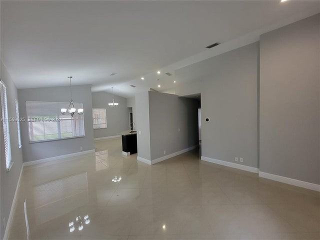 928 Falling Water Road - Photo 6 of 8