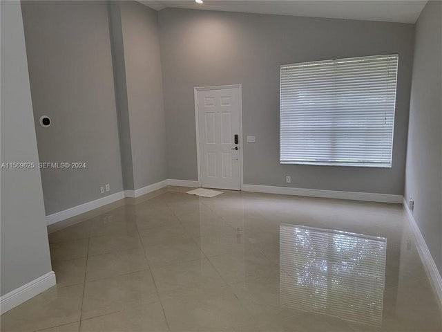 928 Falling Water Road - Photo 7 of 8