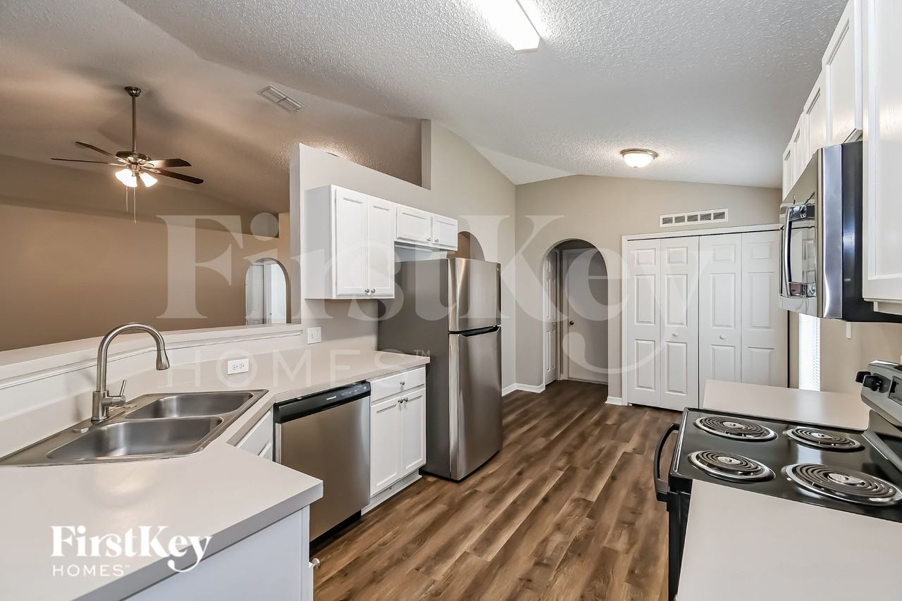 5508 Ortega Park Blvd - Photo 6 of 15