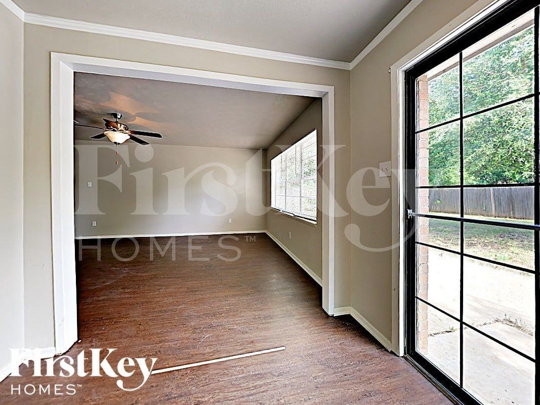 430 Kelly Ct - Photo 6 of 13