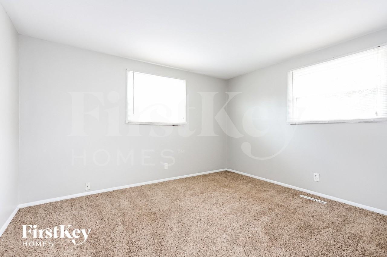 316 Amarillo Dr - Photo 4 of 14