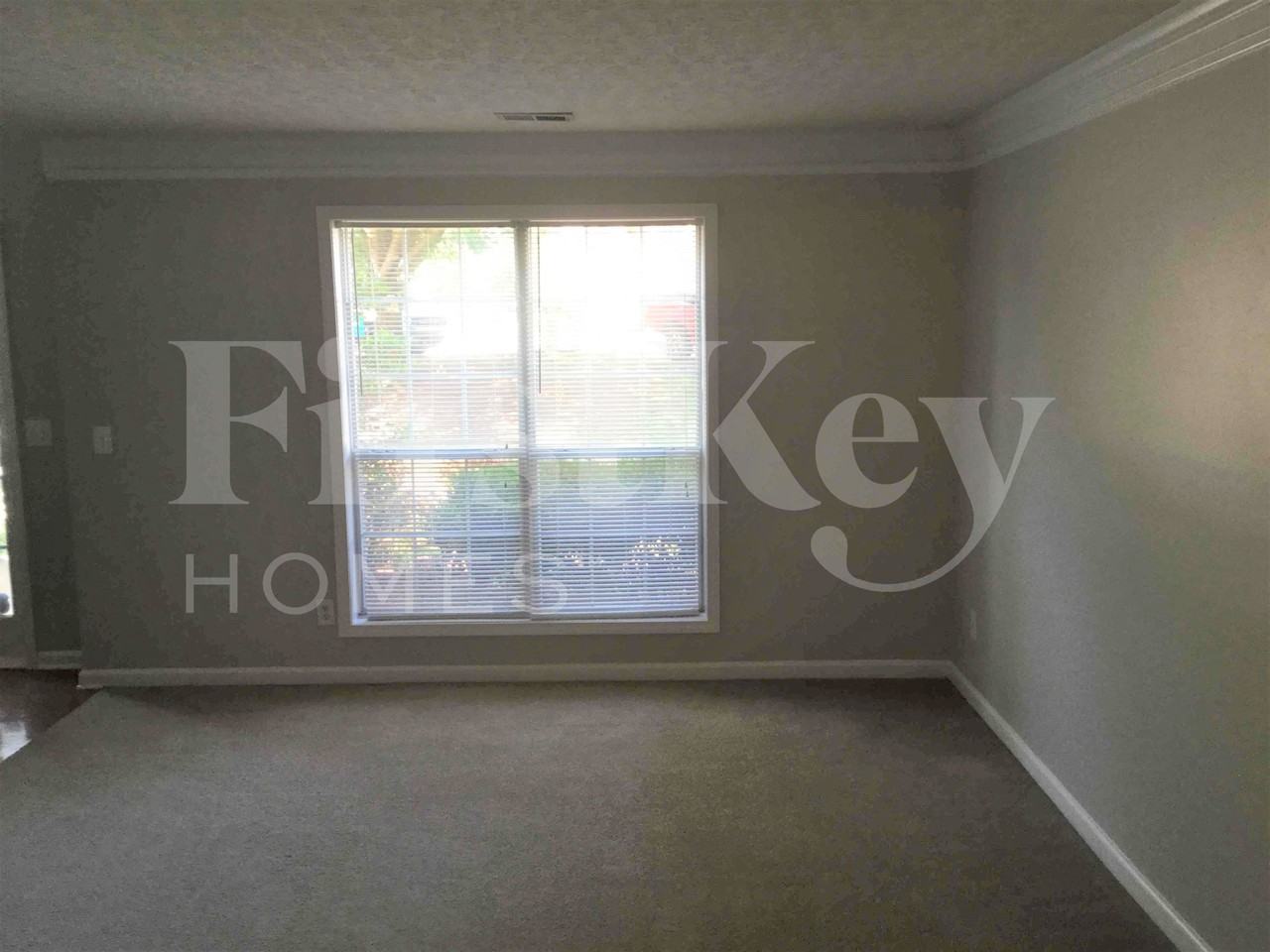162 Olympic Dr - Photo 2 of 23