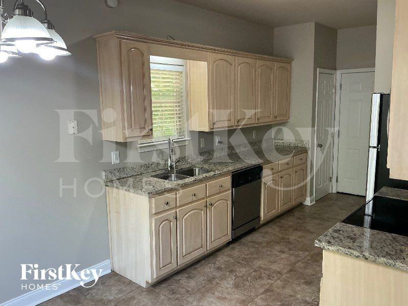 120 Pine Springs Rd - Photo 5 of 10