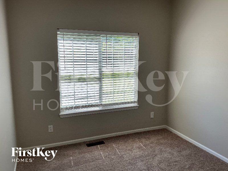 120 Pine Springs Rd - Photo 6 of 10