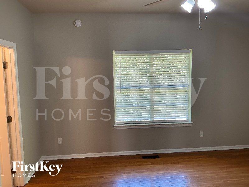 120 Pine Springs Rd - Photo 7 of 10