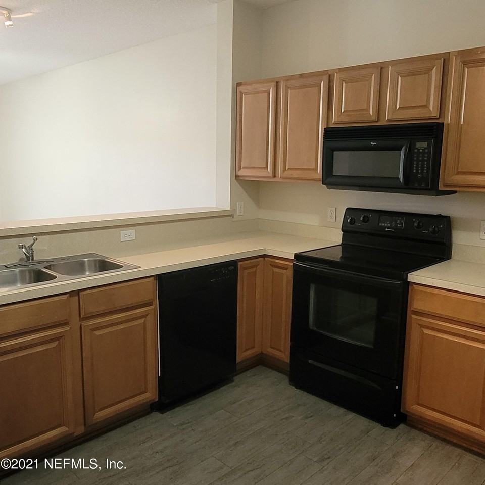 441 Scrub Jay Dr - Photo 5 of 27