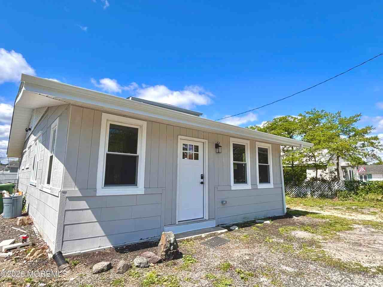 408 Forepeak Ave - Photo 2 of 33
