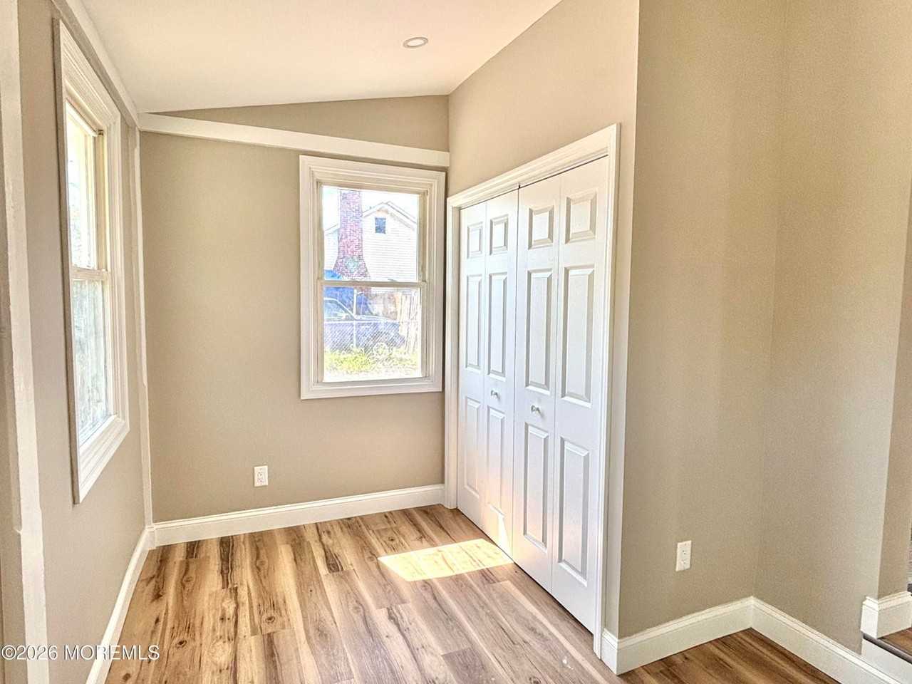408 Forepeak Ave - Photo 3 of 33
