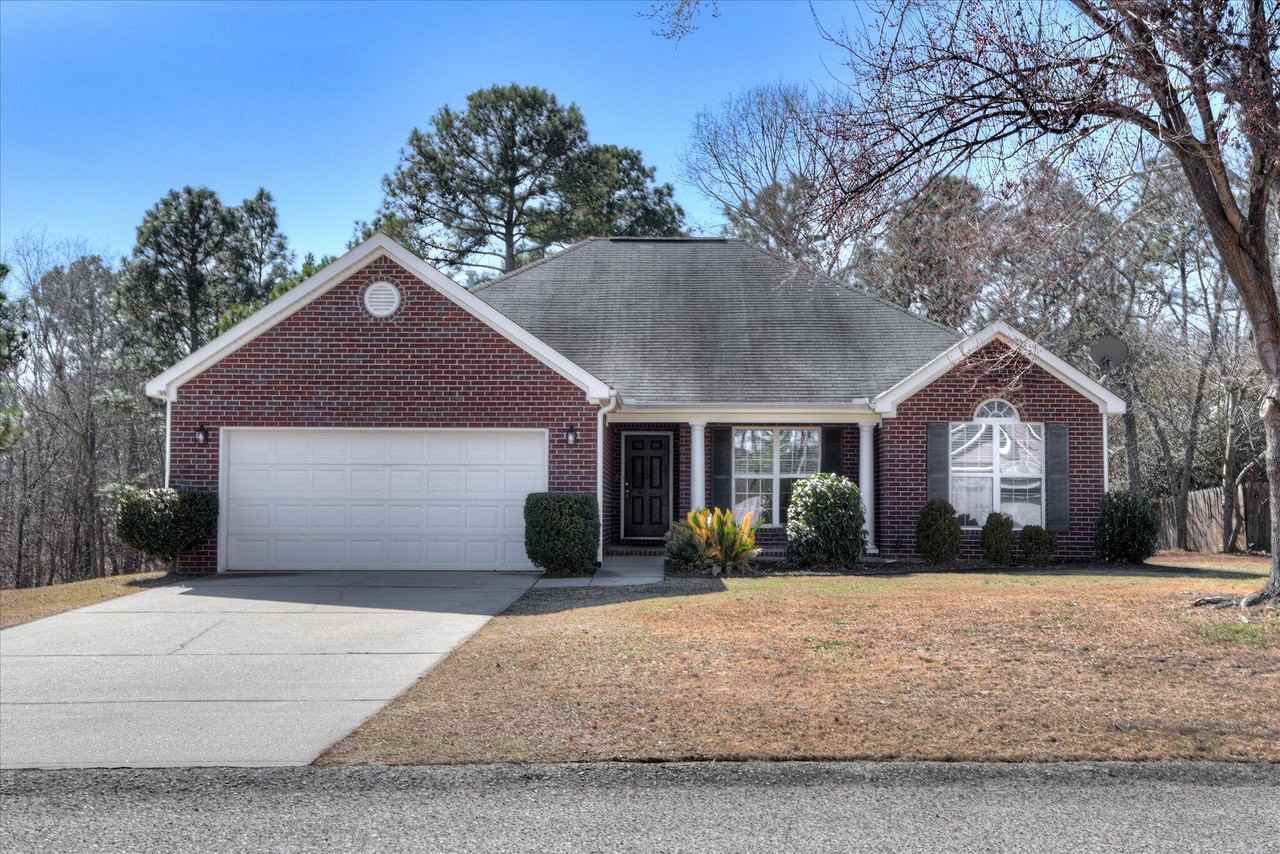 909 Watsonia Dr