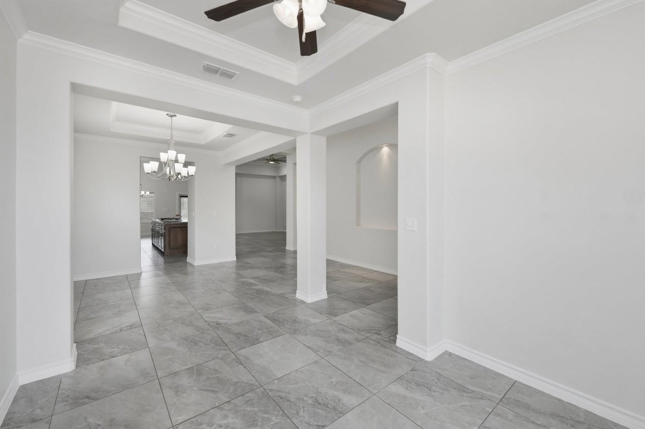 7225 Sylvia Plath Dr - Photo 6 of 40