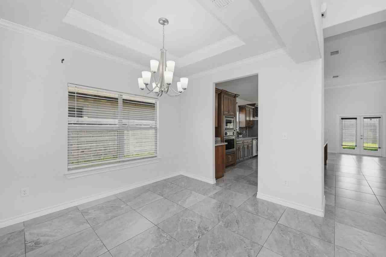 7225 Sylvia Plath Dr - Photo 7 of 40