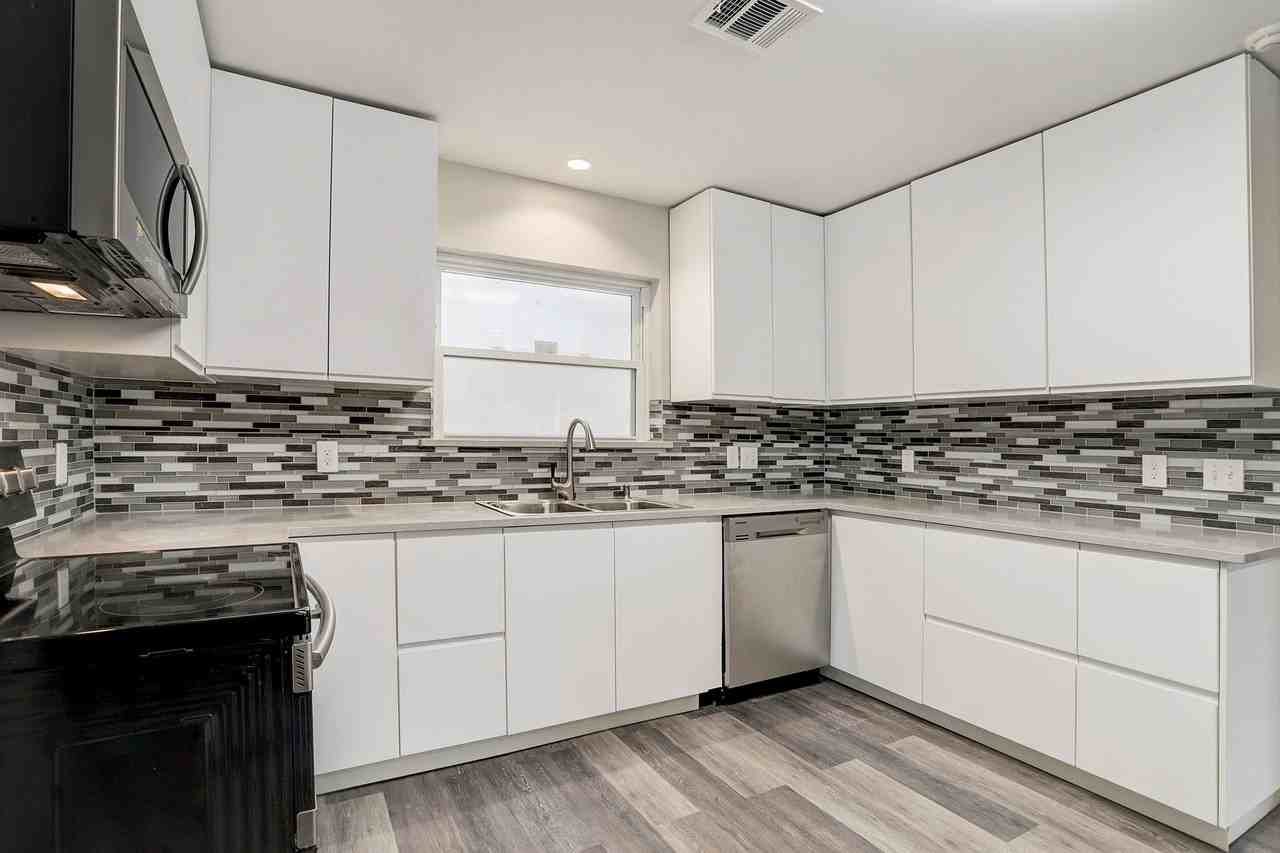 5138 Rutherglenn Dr - Photo 7 of 23