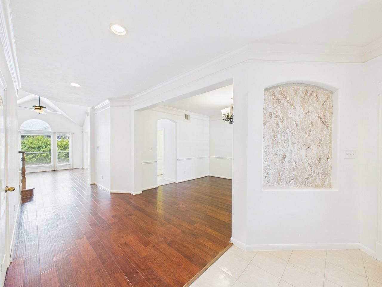 5407 Lake Place Dr - Photo 4 of 50