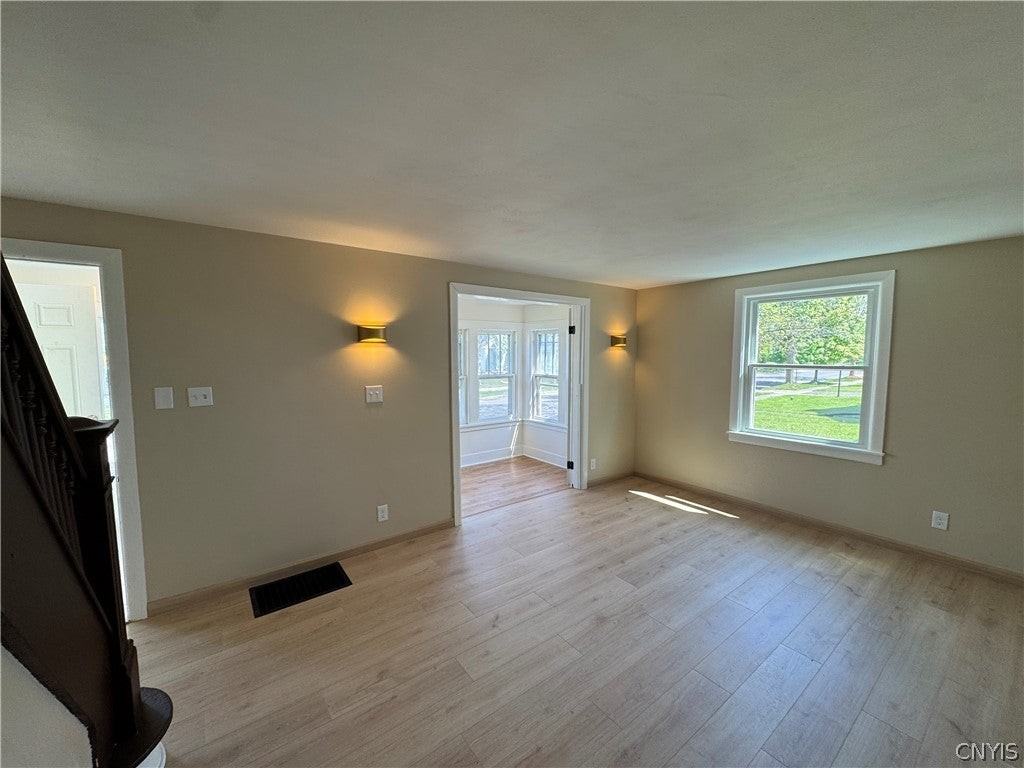 423 Wendell Ter - Photo 4 of 18