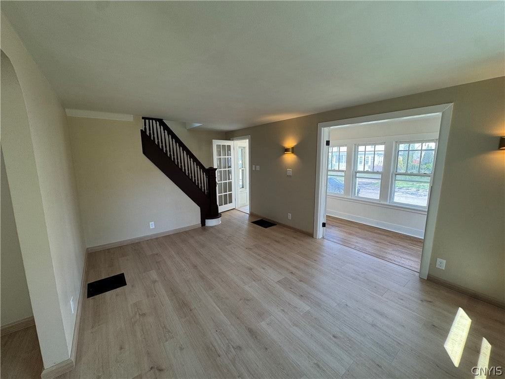 423 Wendell Ter - Photo 5 of 18