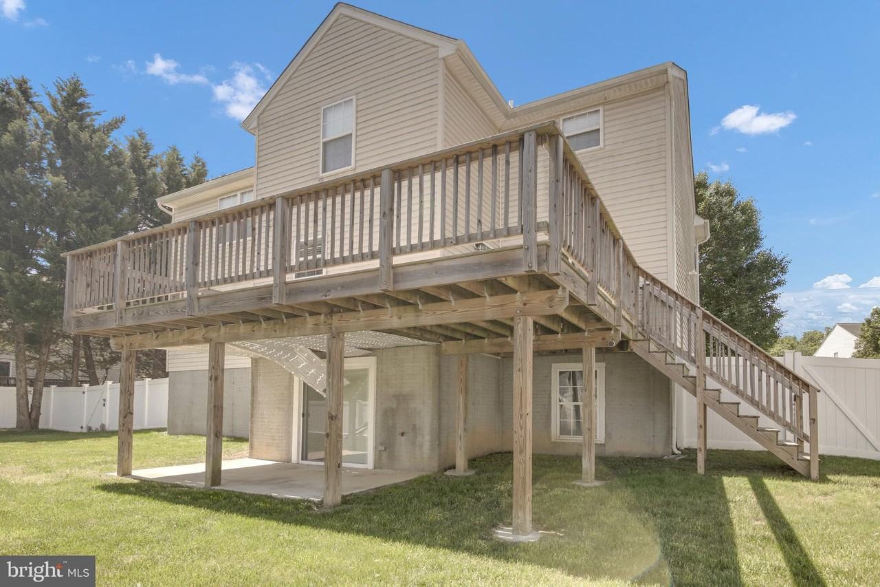 10886 Moore St - Photo 3 of 50