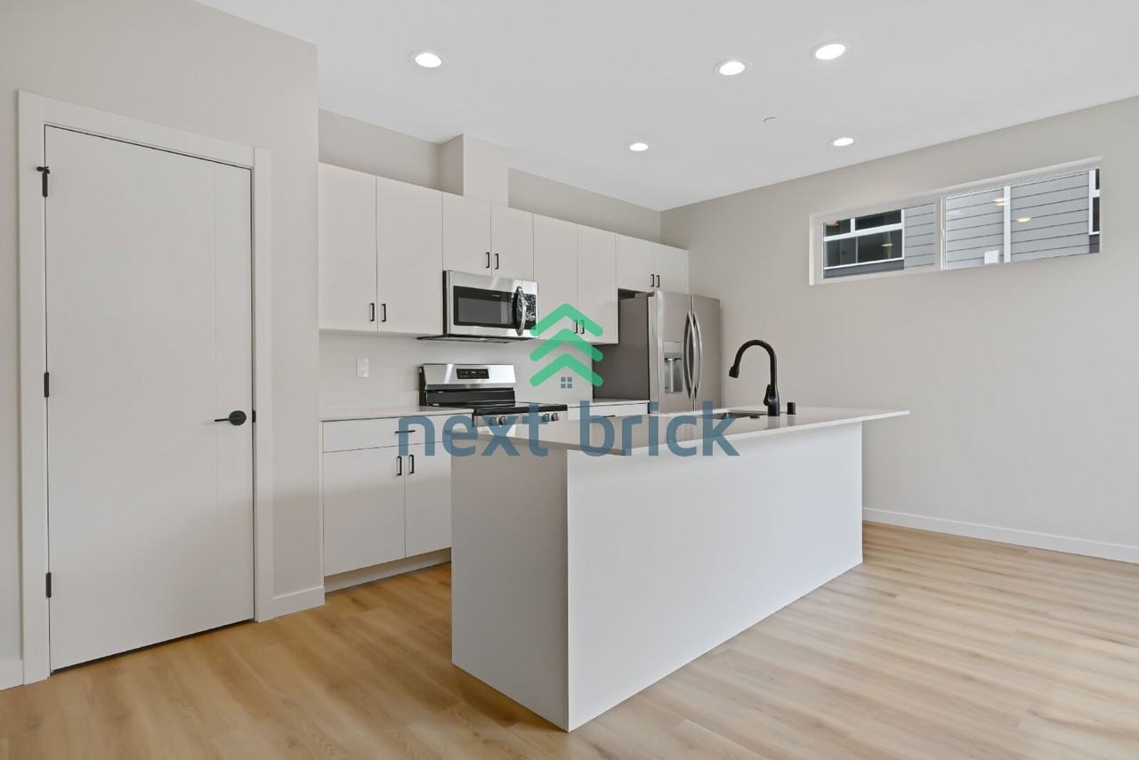 222 124th St Sw #F1 - Photo 6 of 20