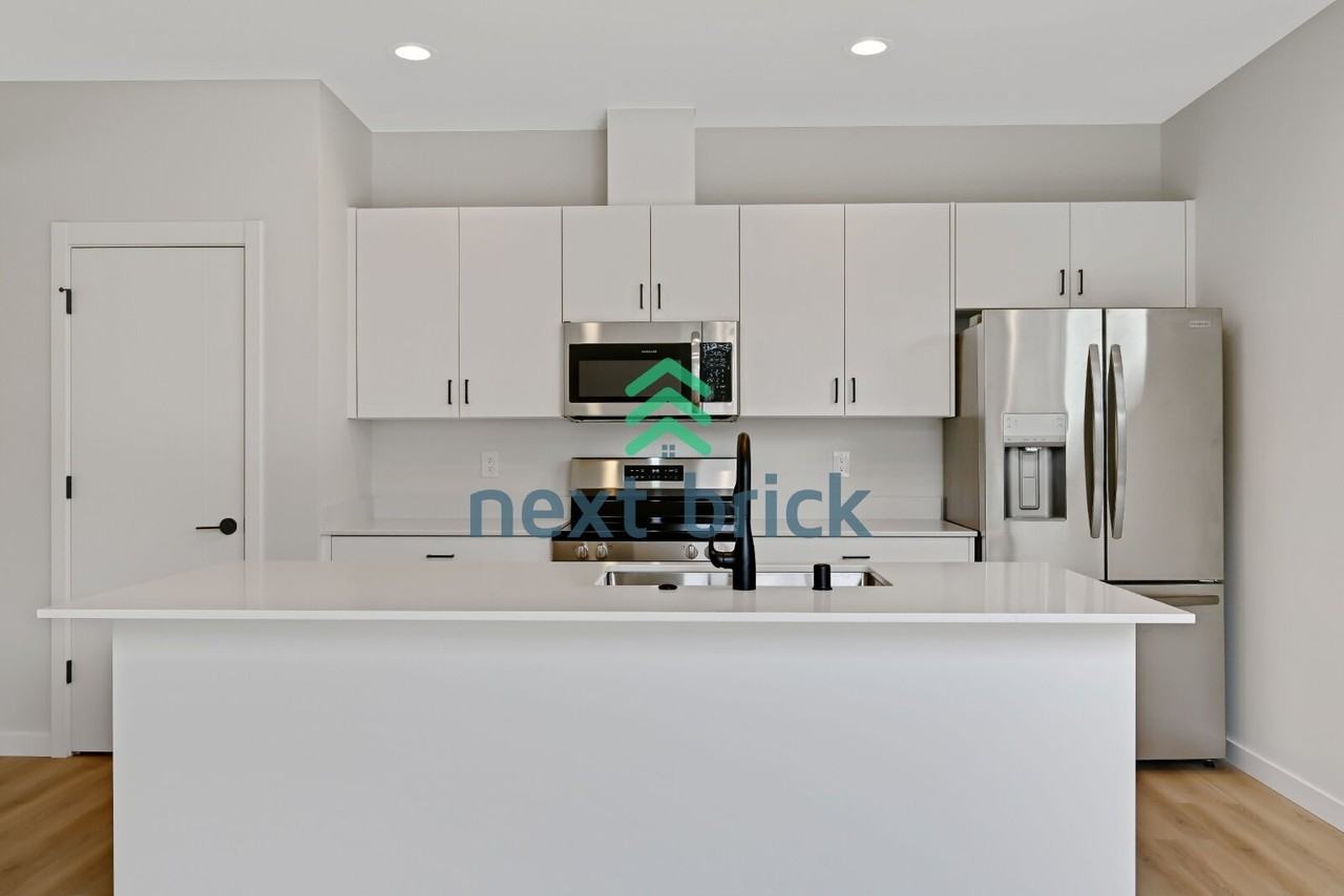 222 124th St Sw #F1 - Photo 7 of 20