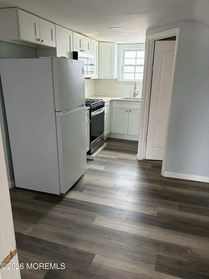 707 Florence Ave - Photo 4 of 8