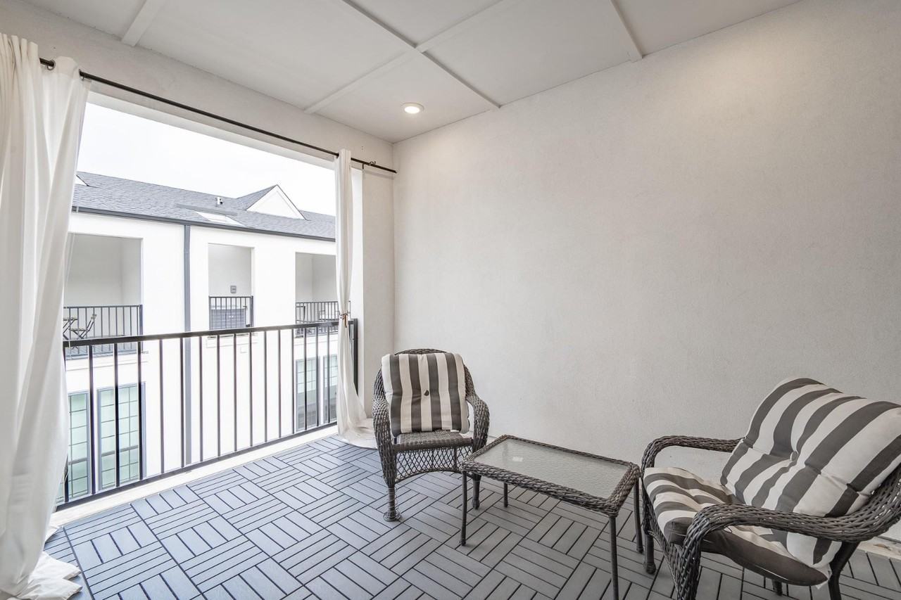4808 San Jacinto St #101 - Photo 5 of 22