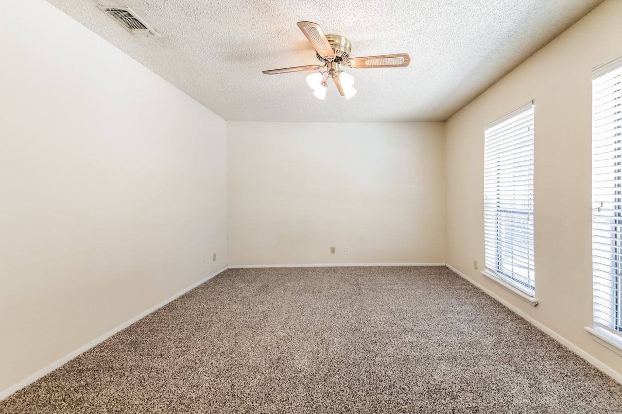 808 W Belden St #808 - Photo 4 of 20