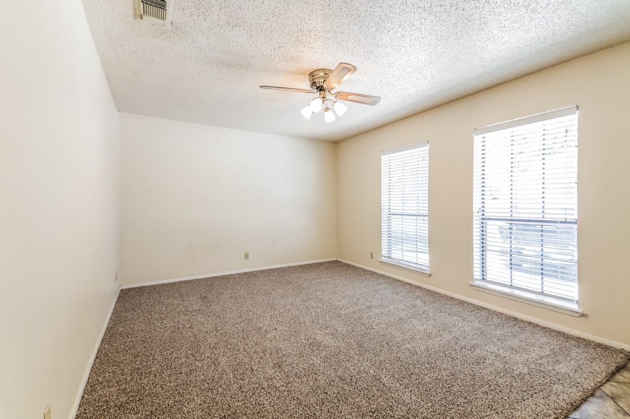 808 W Belden St #808 - Photo 5 of 20