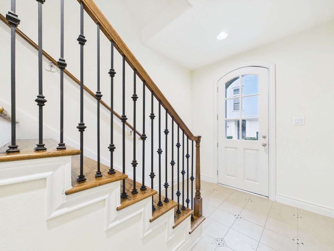 11025 Sherwood Grv - Photo 4 of 42