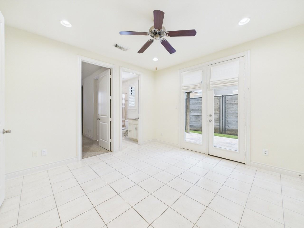 11025 Sherwood Grv - Photo 6 of 42