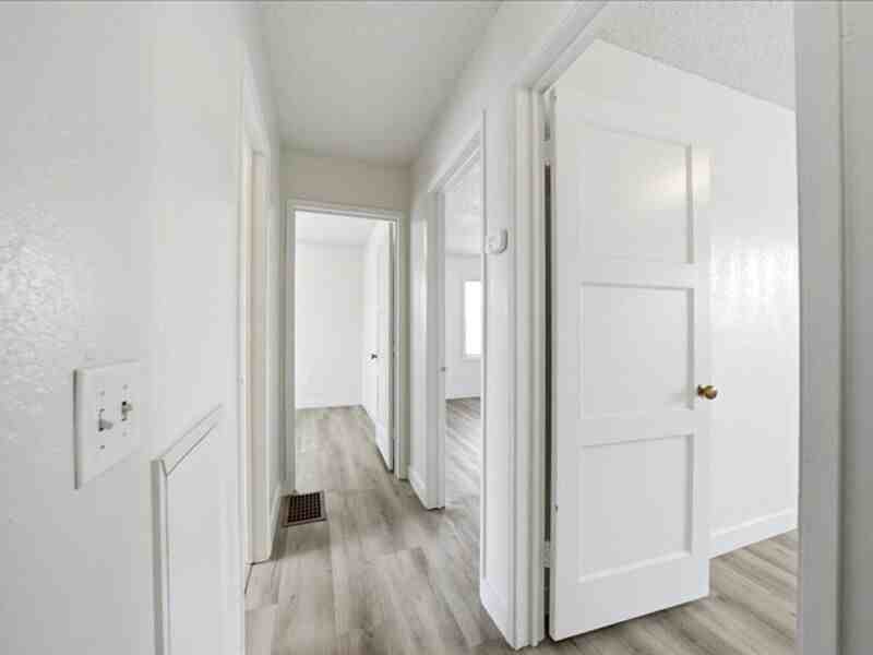 1347 Thayer Dr - Photo 4 of 20