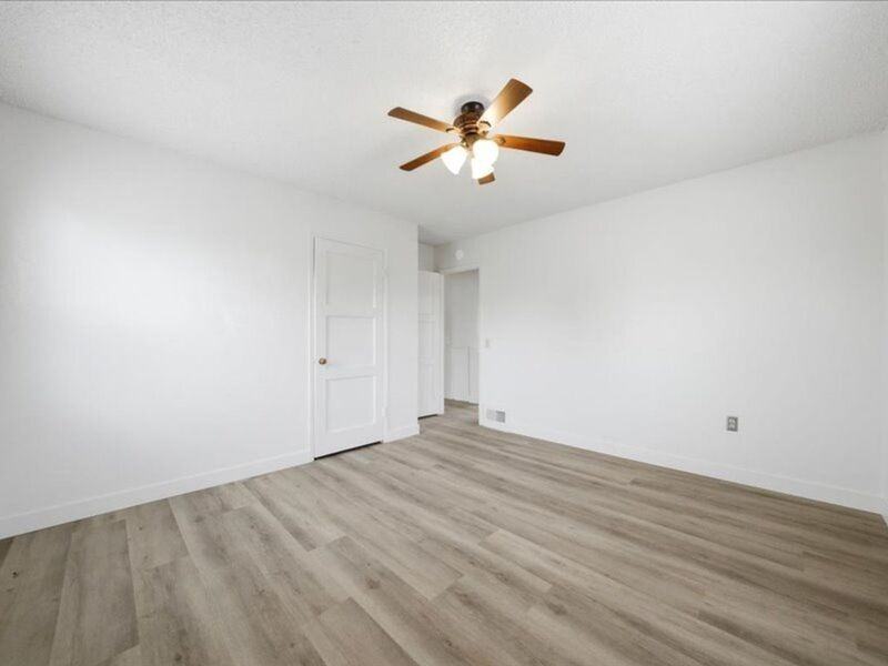 1347 Thayer Dr - Photo 7 of 20