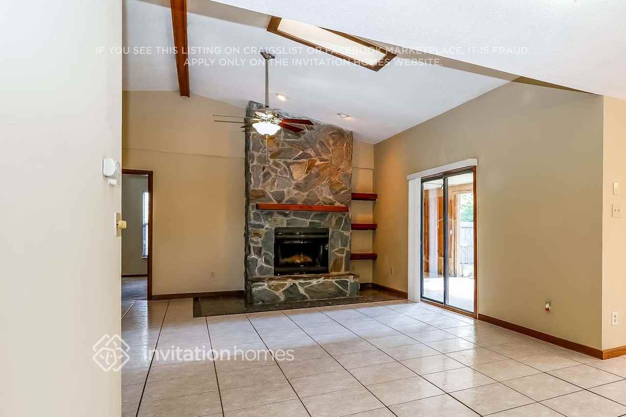 10992 124th Ave - Photo 3 of 20