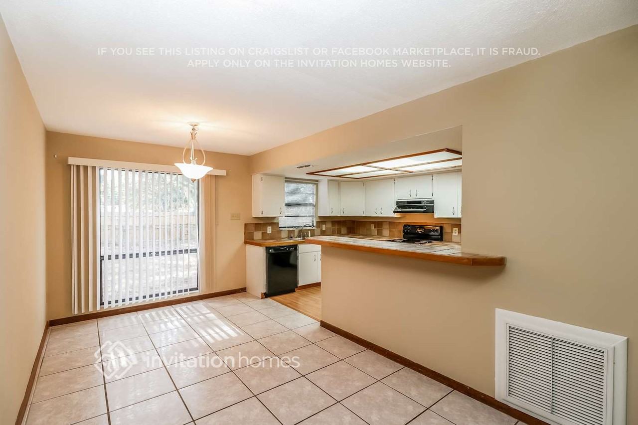 10992 124th Ave - Photo 5 of 20