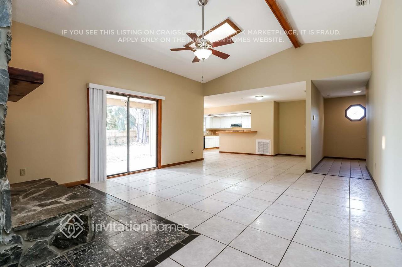 10992 124th Ave - Photo 6 of 20