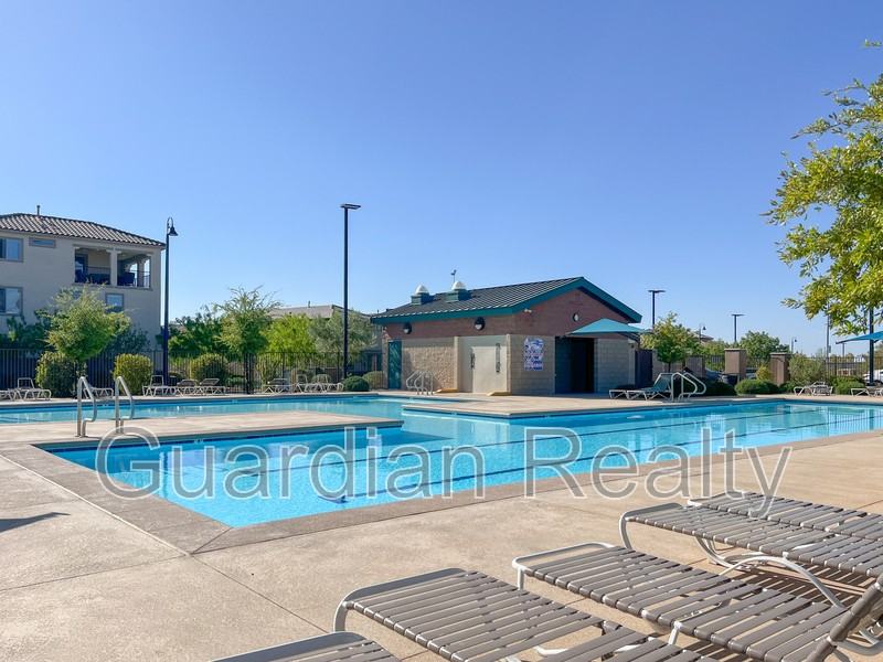 2879 Cabrillo Terrace St - Photo 2 of 28