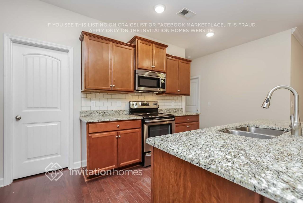 4051 Cannonsgate Ln - Photo 4 of 14