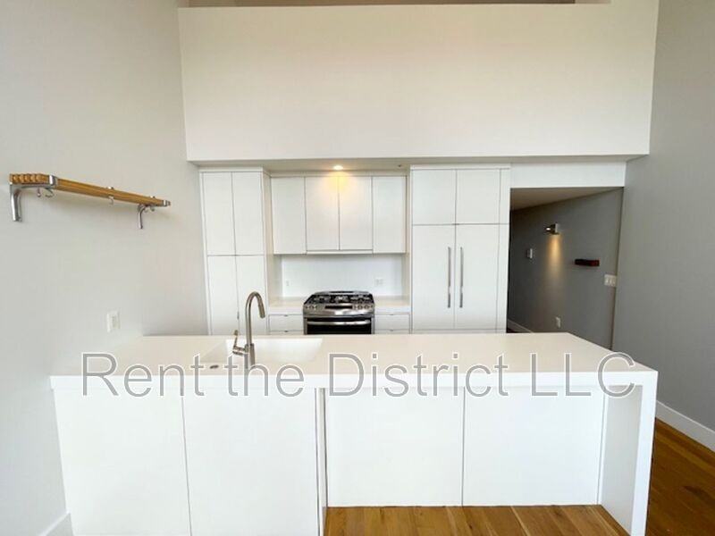 254 15th St Se #5 - Photo 7 of 23