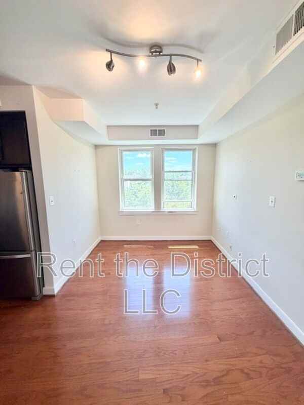 4800 Georgia Ave Nw #402 - Photo 3 of 11