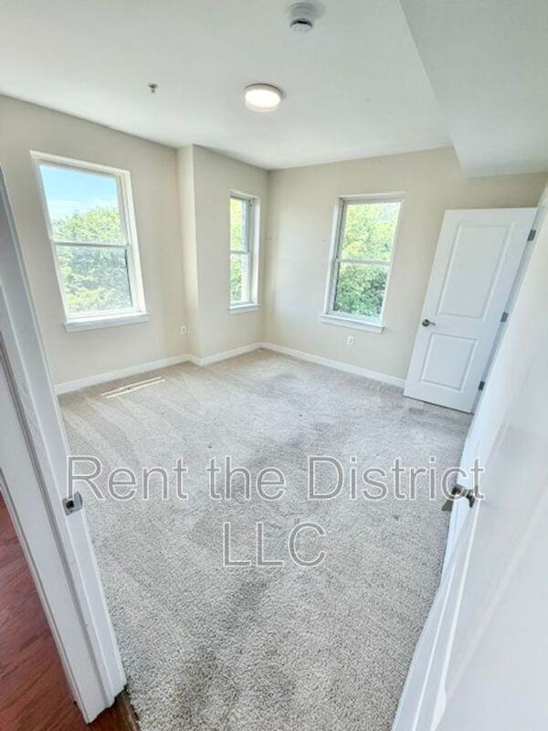 4800 Georgia Ave Nw #402 - Photo 6 of 11