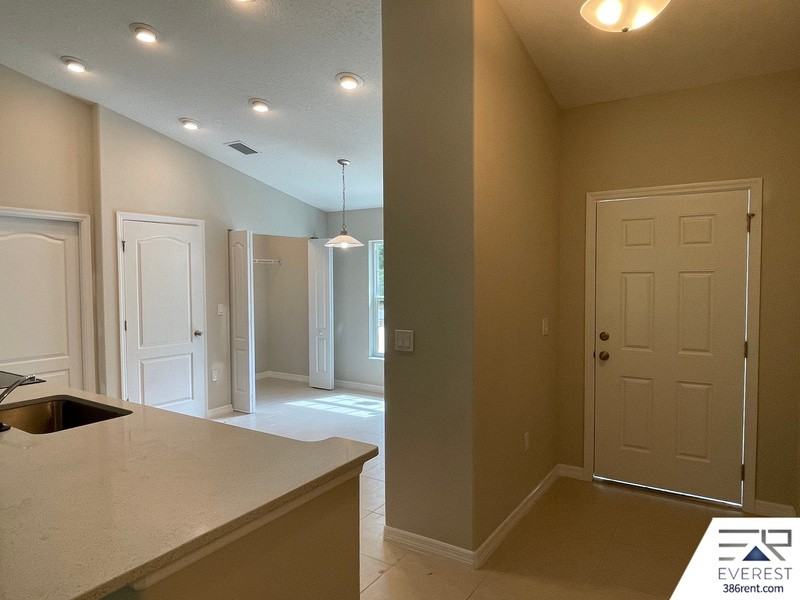 82 Utah Pl - Photo 5 of 40