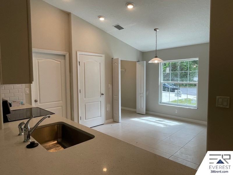 82 Utah Pl - Photo 6 of 40