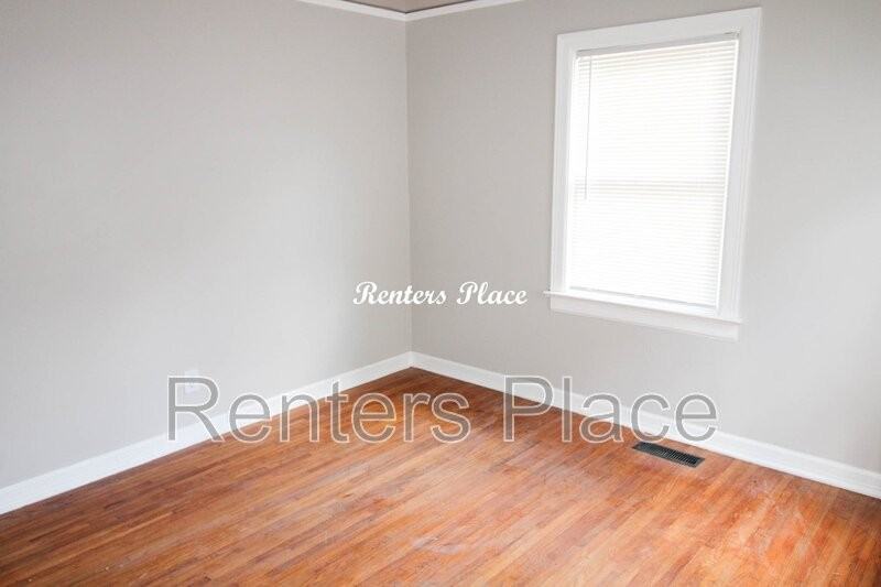 1424 S Marion Ave - Photo 5 of 9