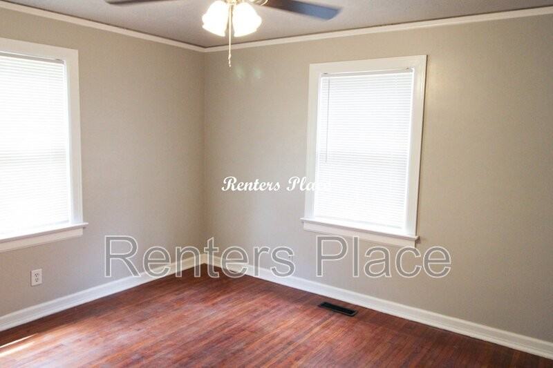 1424 S Marion Ave - Photo 6 of 9