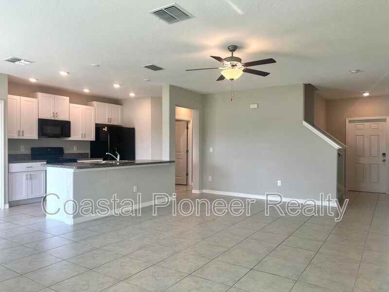 7018 Samuel Ivy Dr - Photo 3 of 29