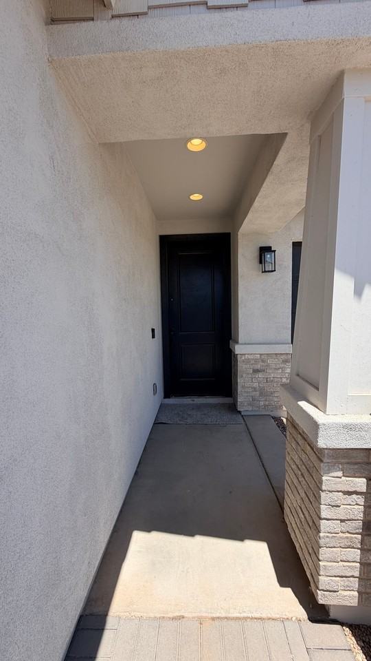 612 E Hazelnut Ln - Photo 3 of 29