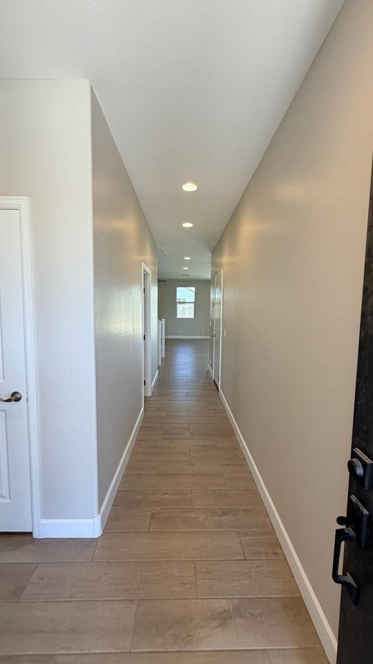 612 E Hazelnut Ln - Photo 4 of 29