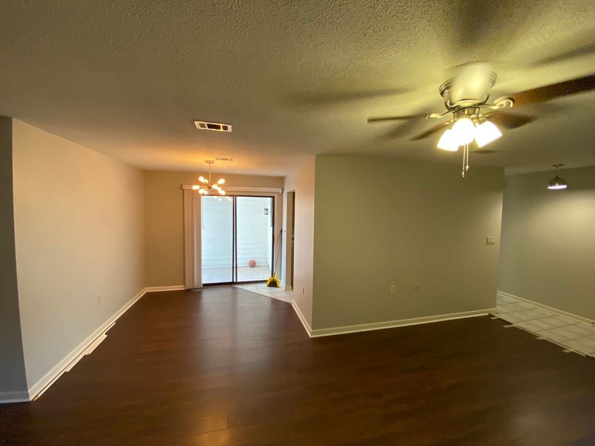 1047 10th St - Photo 2 of 11