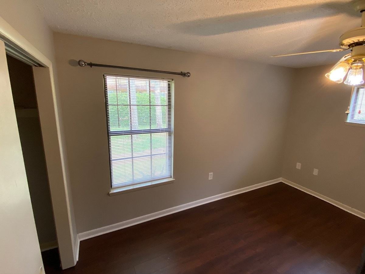 1047 10th St - Photo 5 of 11
