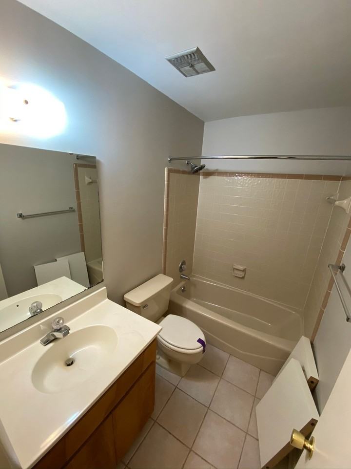 1047 10th St - Photo 6 of 11